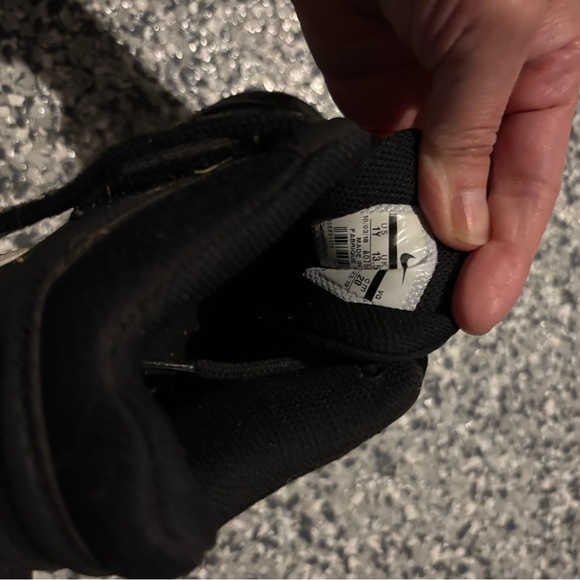 Nike FastFlex Black & White Football Cleats - Picture 4 of 4